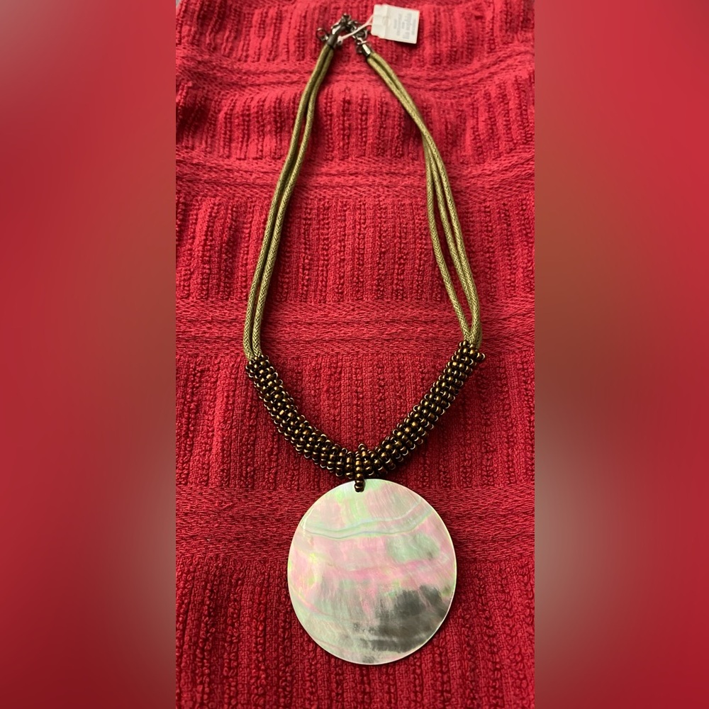 Elegant Gold and Brown Necklace plus Matching Earrings - Picture 2 of 6